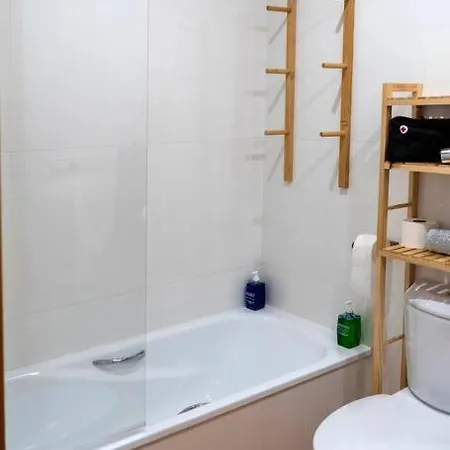 Apartment Precioso Estudio -centrico-garaje- Moderno-netflix